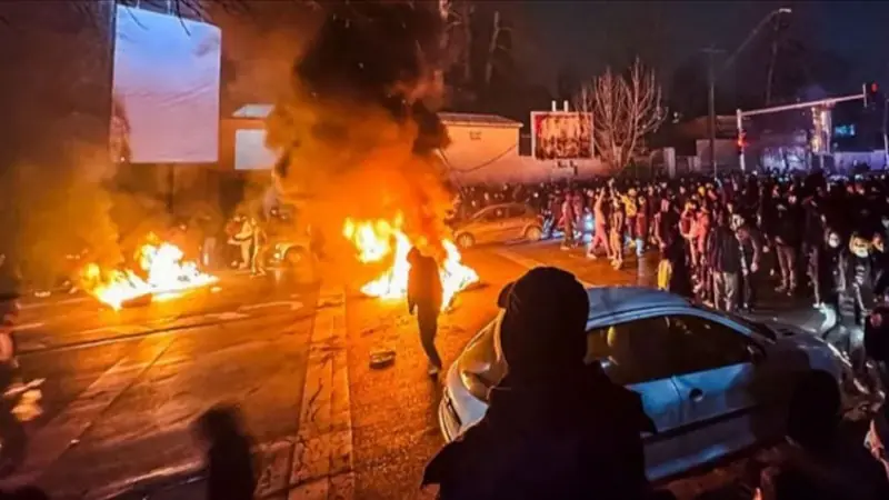 Iran tuyên bố đáp trả nếu Mỹ can thiệp vào nội bộ